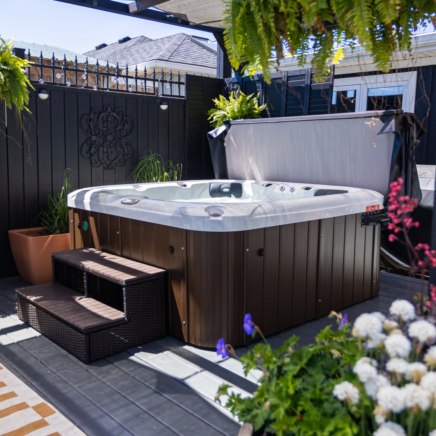 Liberty Spas LYS 5000 - Luxury 240V 6 Person Spa